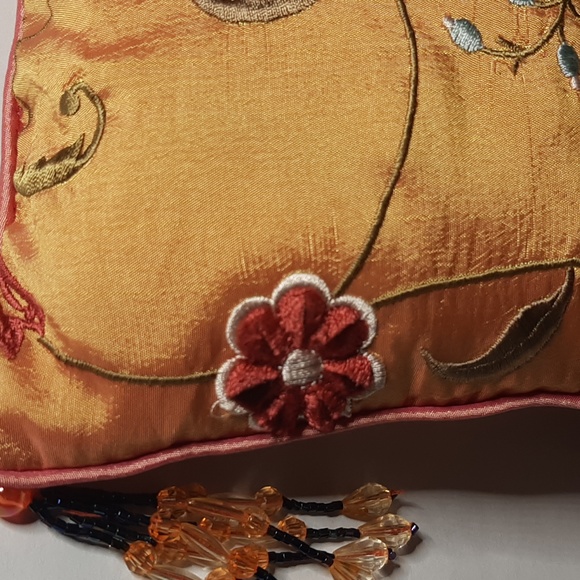 Embroidered Foral Pillow - Picture 2 of 6